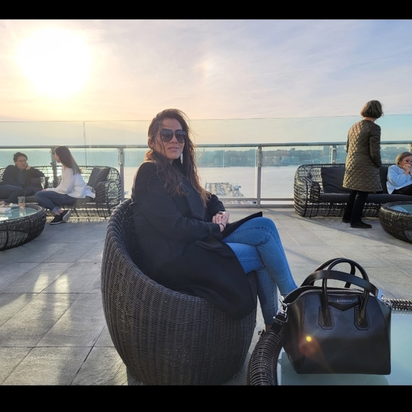 Meet your Posher, Paula - Picture 1 of 11